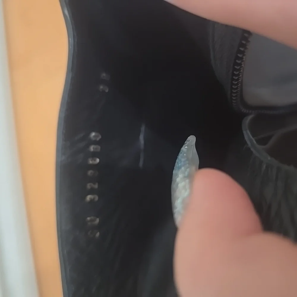 YSL Womens 38 Elegant Black Ankle Boots - Picture 4 of 10